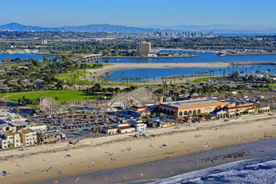 EXPERIENCE THRILLS ON THE BEACH